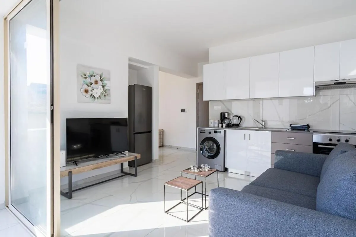 Contacten van Marble - Cozy Studio W Balcony In Larnaca